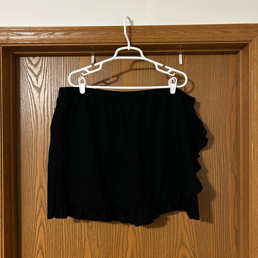 Plus Size Black Skort